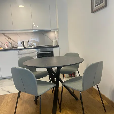 Luxurious 2 Bed Apt, Belgrade Center Exteriör bild