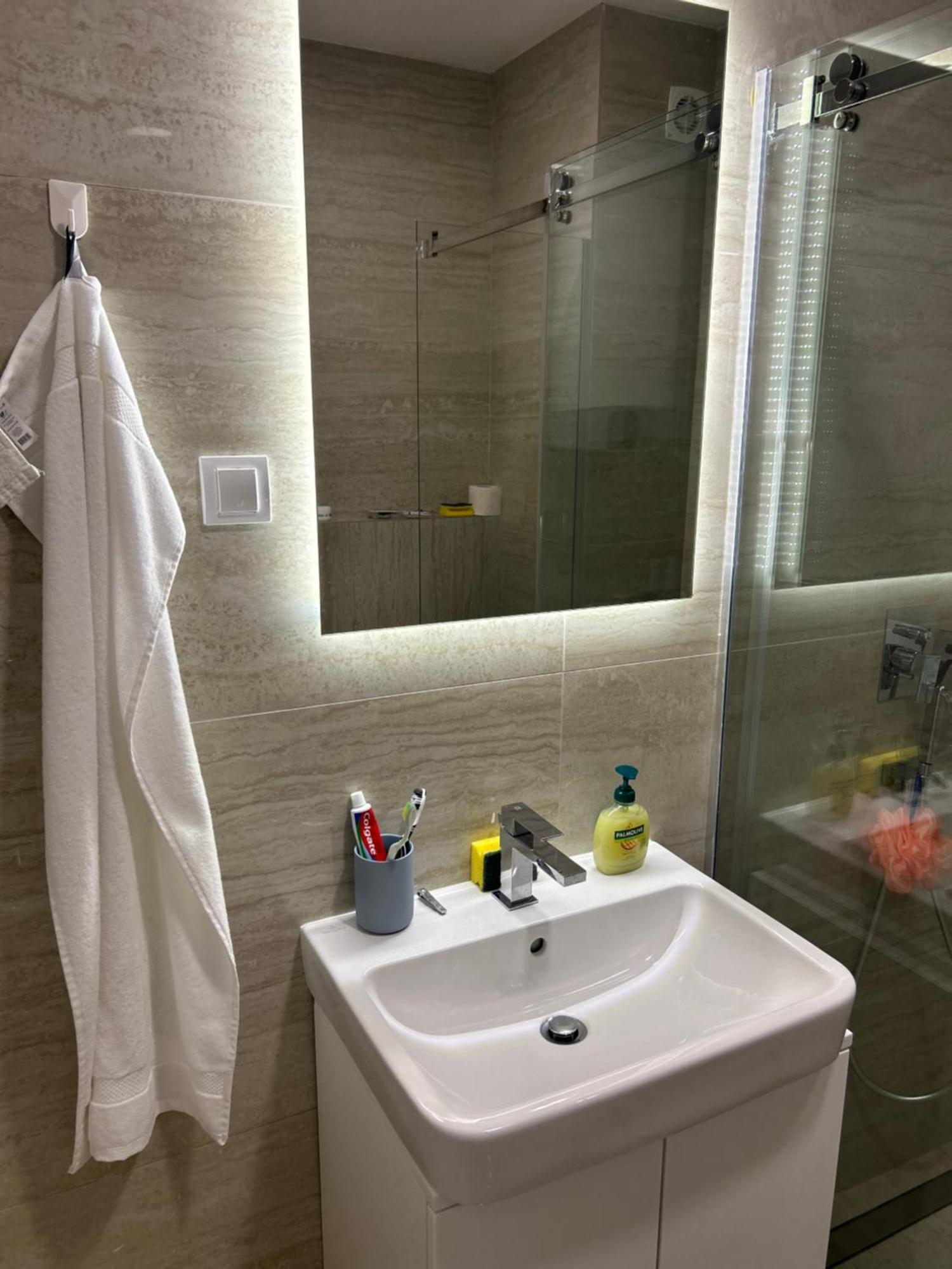 Lägenhet Luxurious 2 Bed Apt, Center